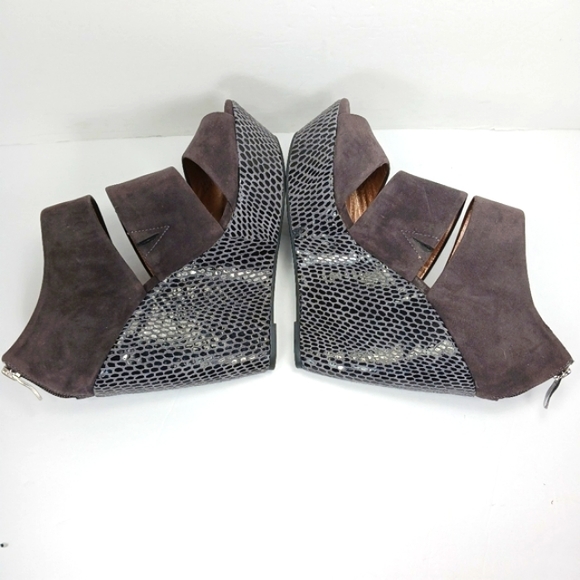 BCBGeneration Gray Platform Wedges - Picture 11 of 15